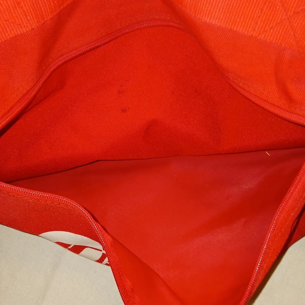 VTG Halliburton Energy Company Duffel Bag Red Canvas Logo ID Tag 3 Zip pockets